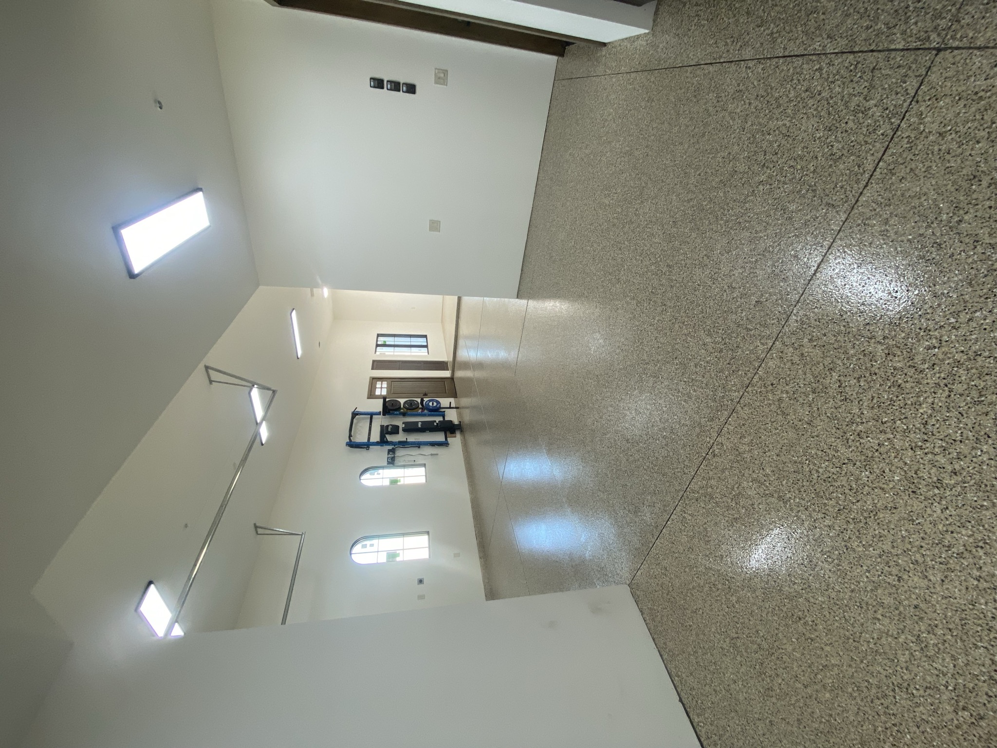 Workshop with Car Lift | RX Garage