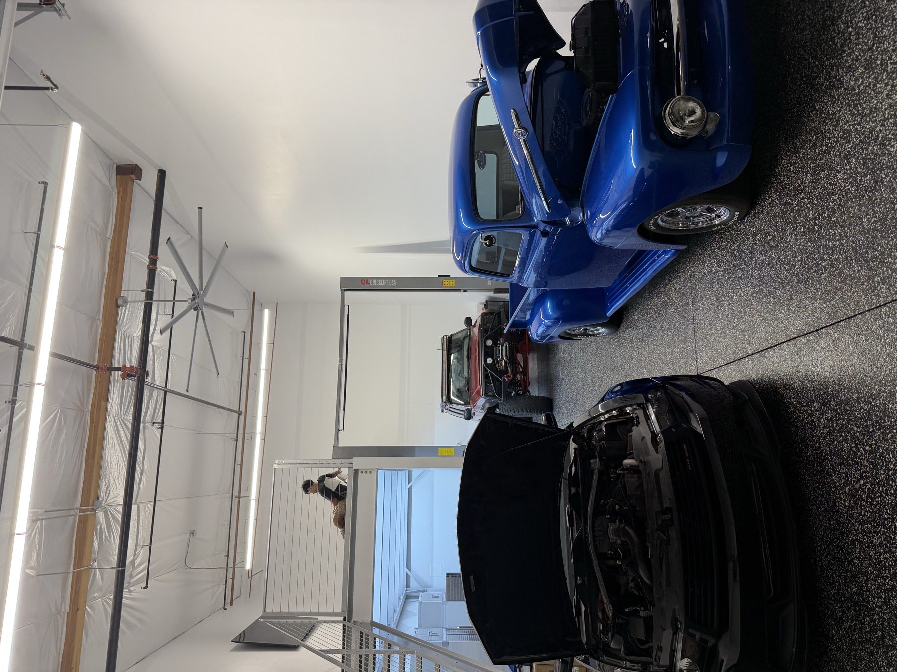 Bentley Lounge — Motor Vault | RX Garage